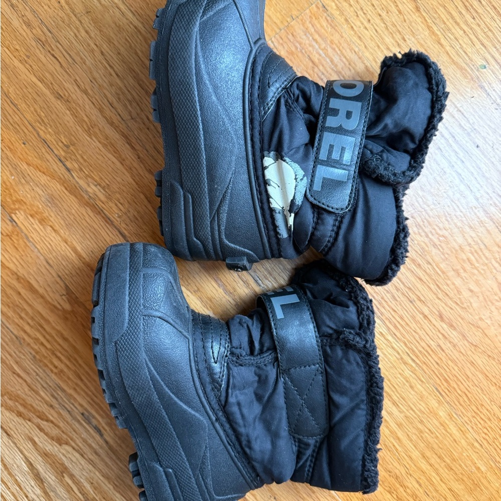 Sorel Black Fleece-Lined Boots